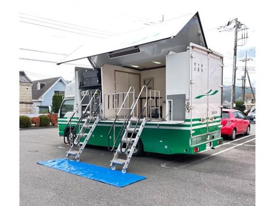 移動式訓練車の外観  