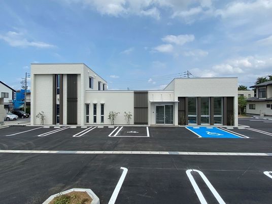 外観の建物正面  