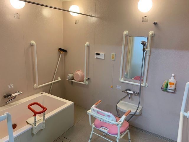 設備の整った浴室
