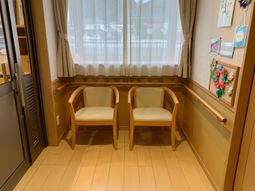 穏やかな座席の洋室
