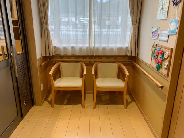 穏やかな座席の洋室