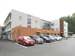 モダンな建物の外観