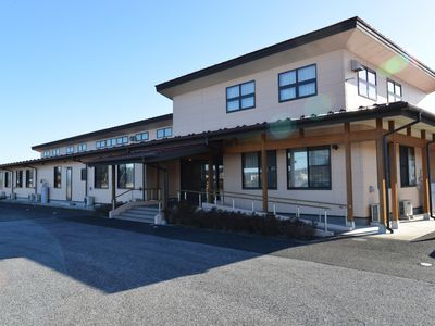 広々とした明るい外観