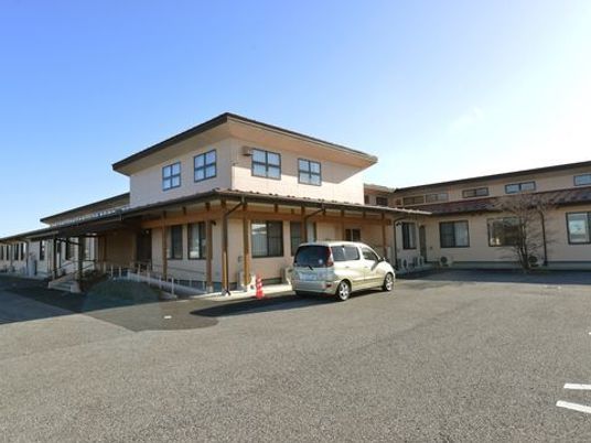 広々とした明るい外観