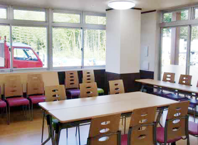 自然光が入るダイニングルーム