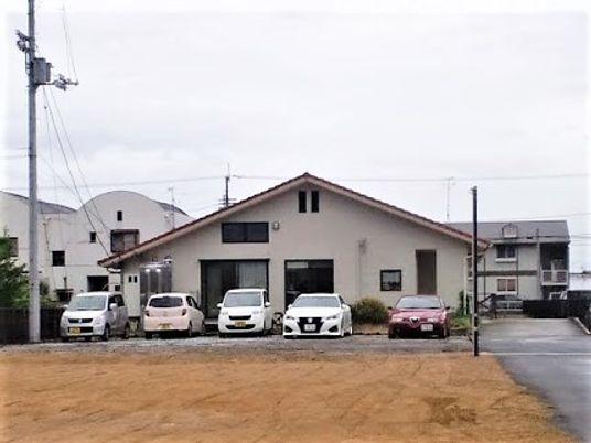 一階建て施設外観