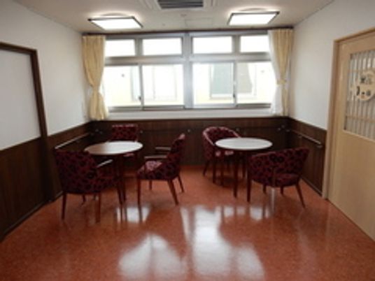 落ち着いた空間の部屋