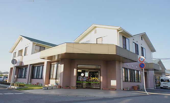 親しみやすい建物の外観