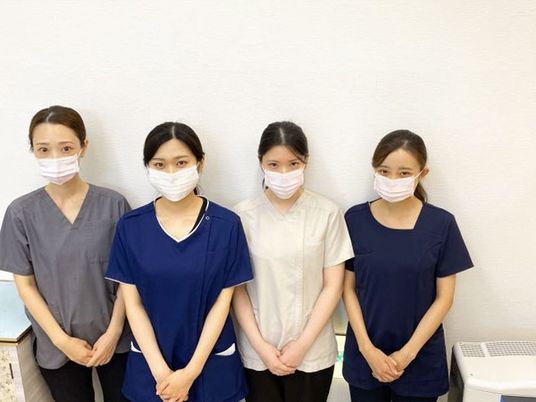 スタッフ4人の集合  
