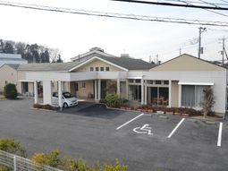 エントランスと駐車場