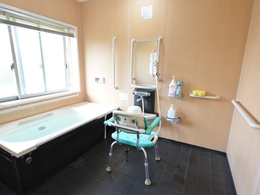 バリアフリーの浴室