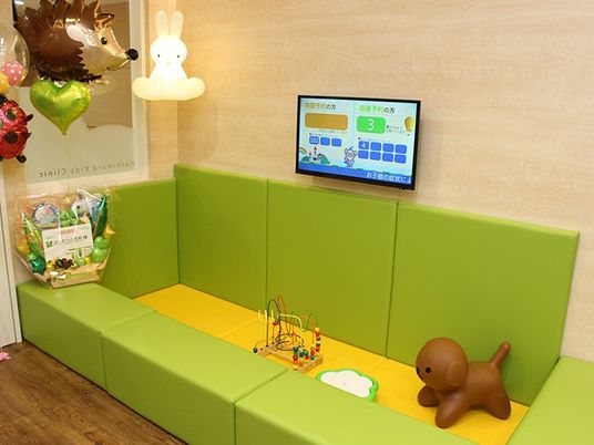 子ども向け遊び場ラウンジ  