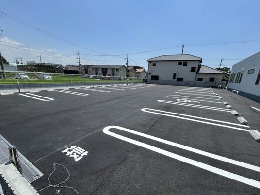 広い駐車場  