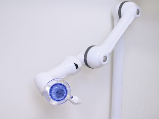 可動式ライト付き壁面  