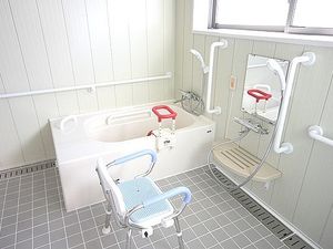 明るい浴室  
