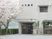 桜が咲く建物外観  