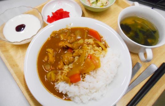 食事が並ぶ様子 食堂