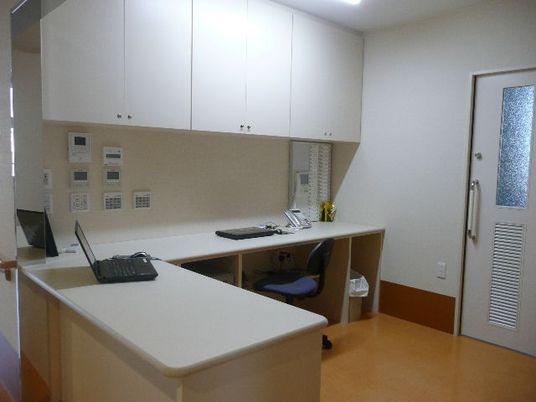 スタッフデスクの様子