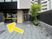 施設のエントランス  