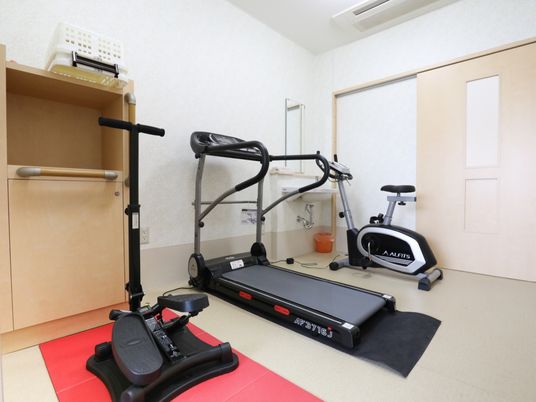 運動器具のある和室
