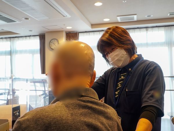 ケアスタッフと利用者の交流