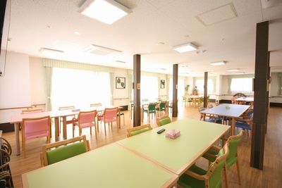 明るいダイニングルーム