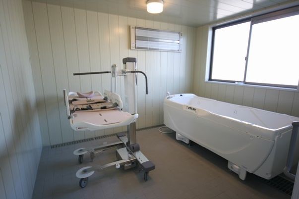 車椅子対応の浴室