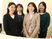笑顔の女性4人のロビー  