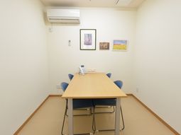 シンプルな多目的室