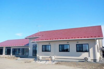 広がる建物の外観