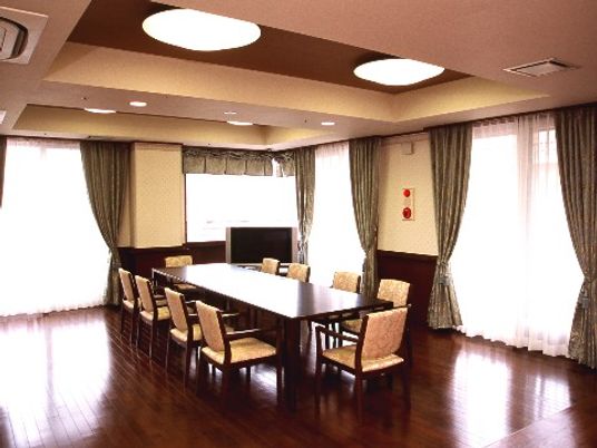 広々とした綺麗な会議室