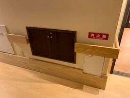 消火器収納の廊下