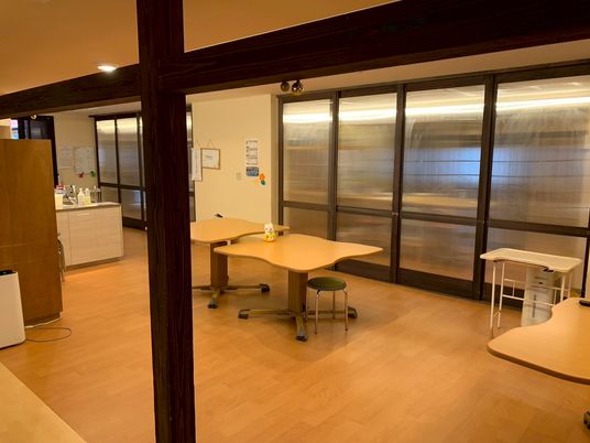 広々としたラウンジ