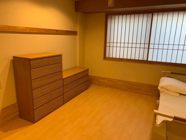 和室の居室 居室 質素で落ち着いた雰囲気の和室が用意されています。畳の部屋で、心安らぐ空間です。