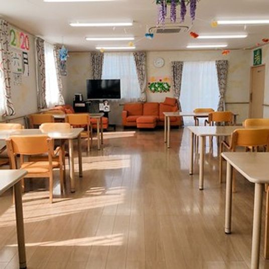 明るく広々とした室内