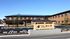 看板と建物の外観