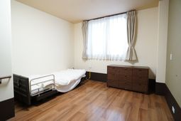 洋室の明るい居室