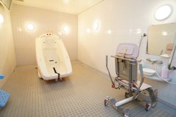 清潔な浴室設備