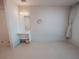 落ち着いた雰囲気の居室