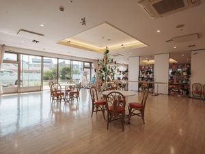 広々としたラウンジ
