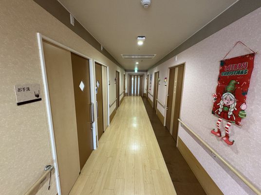 手すりのある廊下