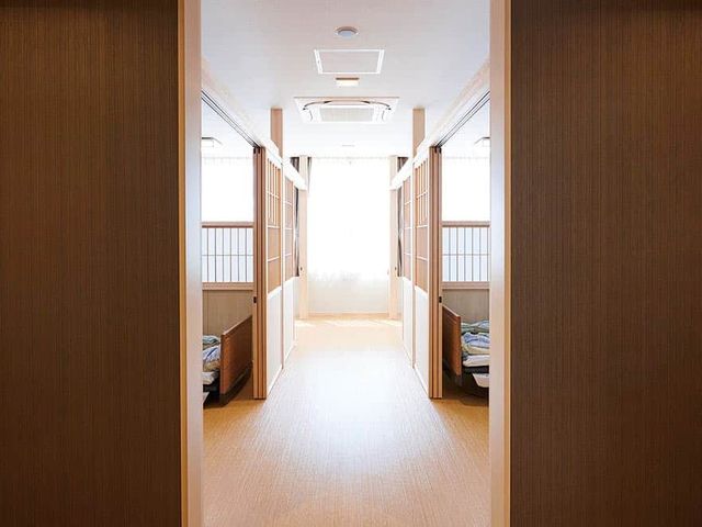 明るい廊下 廊下 自然光が差し込む明るい通路です。心地よい雰囲気の中、各部屋にアクセスできます。