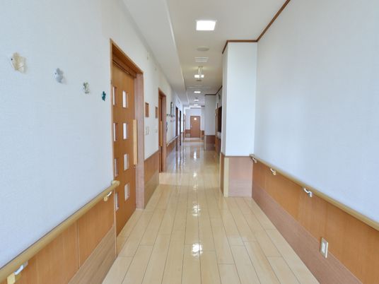 きれいな廊下の光景