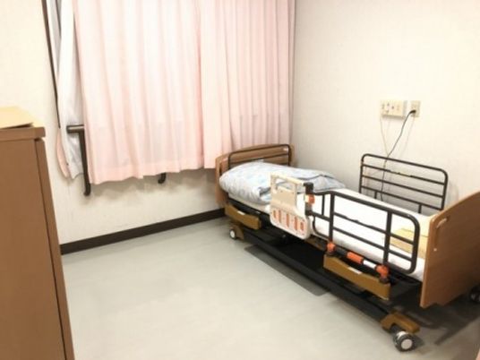 落ち着くベッドがある居室  