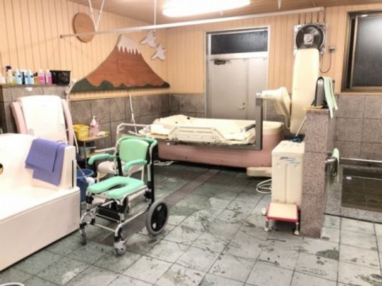 広々とした浴室