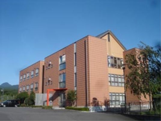 日差し照る綺麗な外観