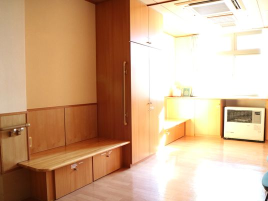 居室の明るい日差し