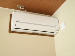 壁掛けエアコンの設置状況