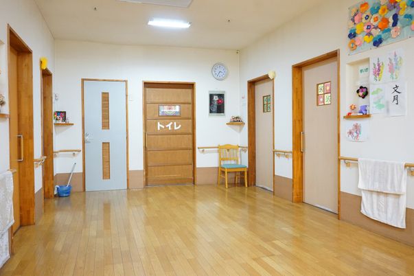 廊下と掛け軸の装飾