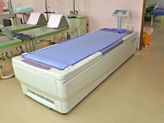 機能訓練室のベッド  